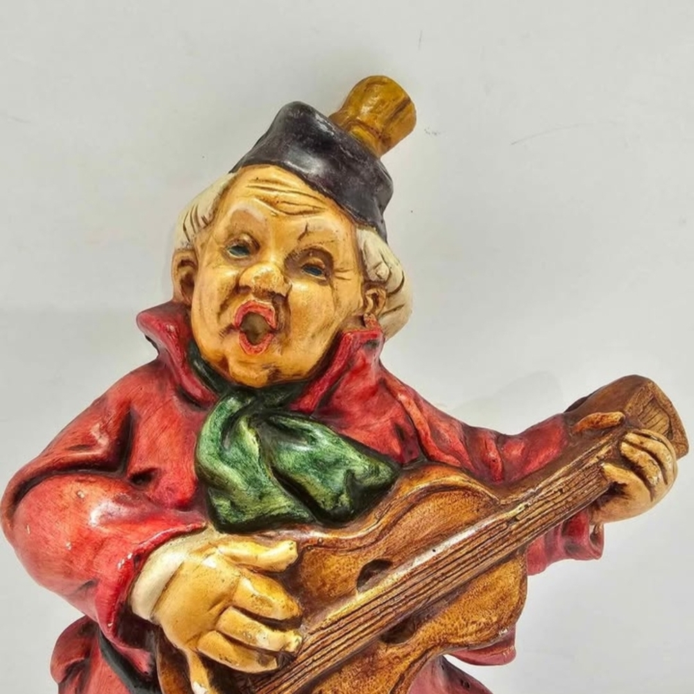 Charming "Very Old" Musician Figure Wall Hanging - Picture 2 of 10